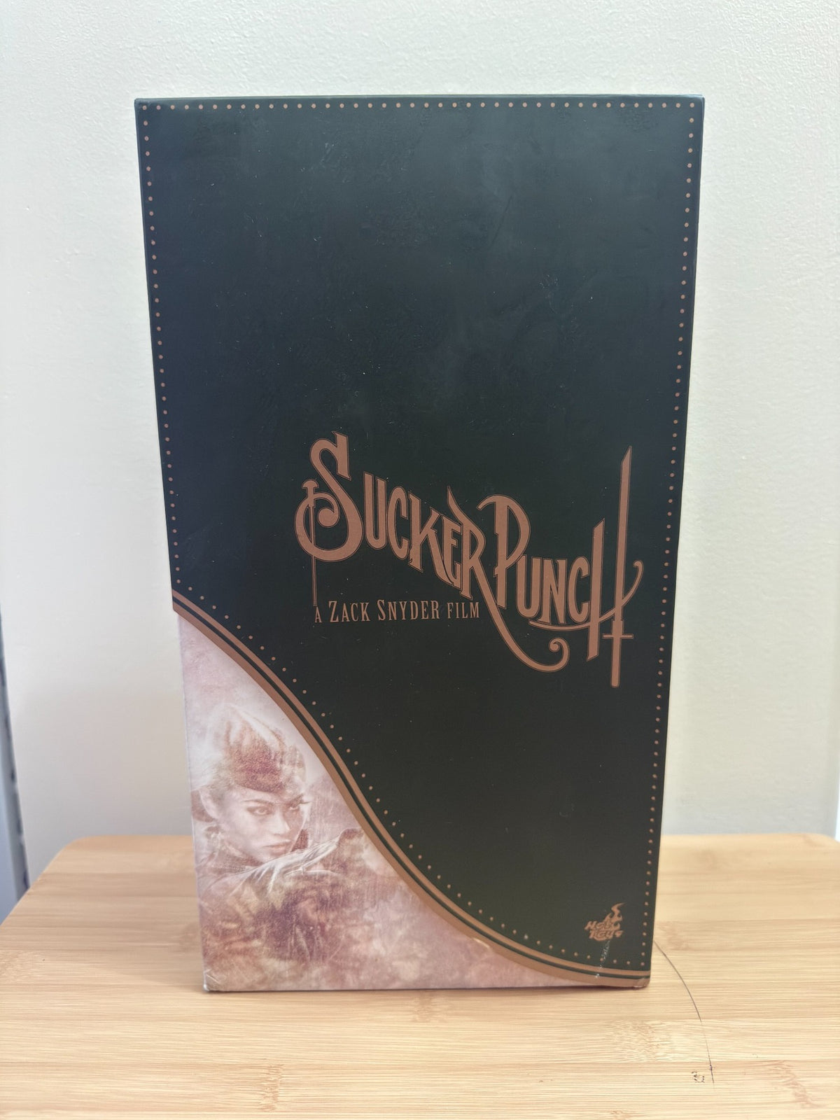 Hot Toys Sucker Punch Amber MMS158 – 1/6 Scale Figure - pre-owned collectible