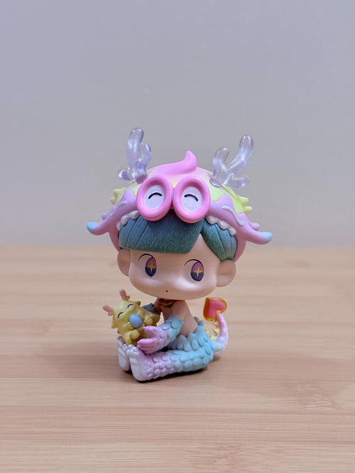 Dragon-Themed Child & Baby Dragon Mini Figure – Loose - pre-owned collectible