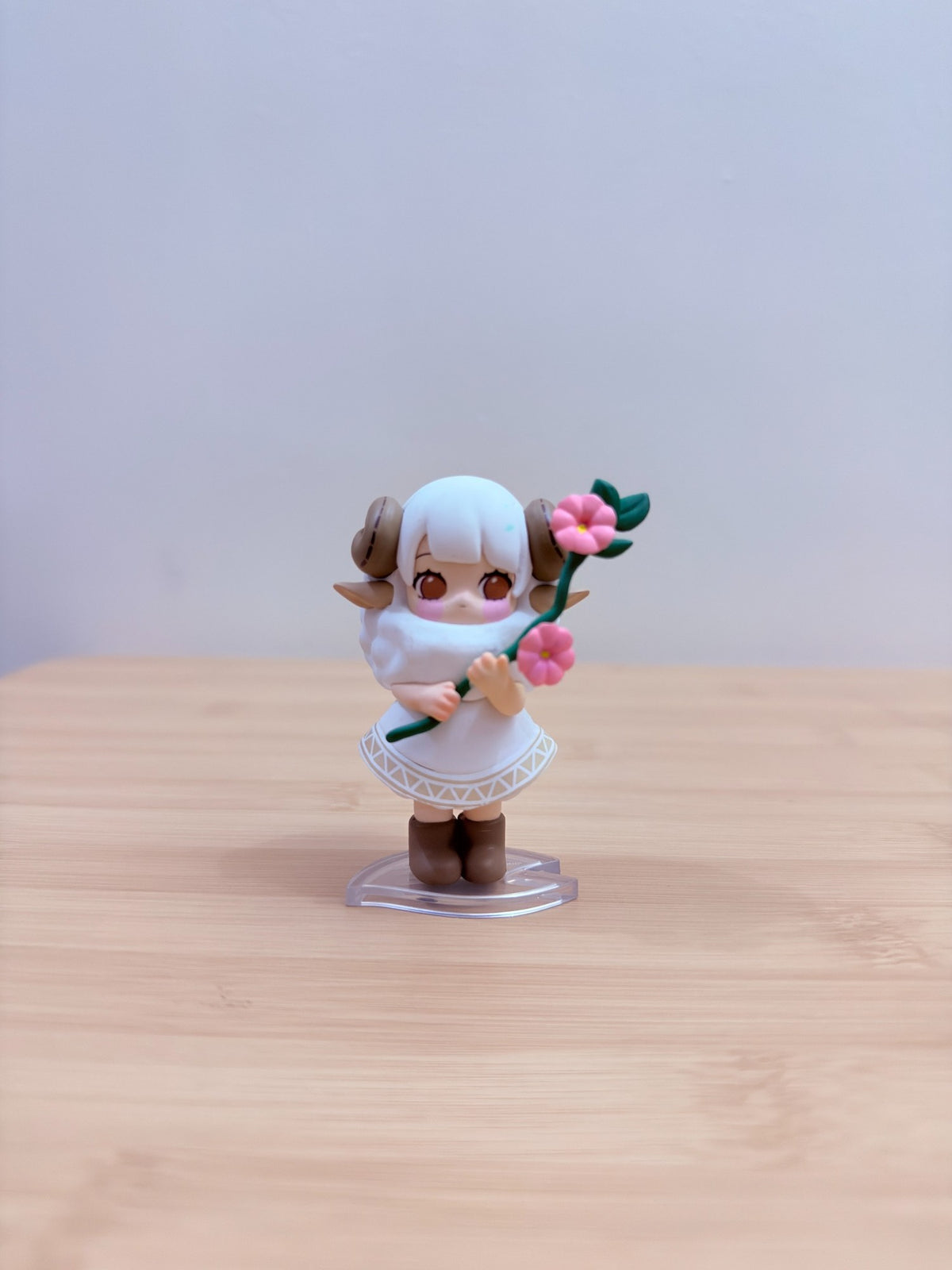 Sheep-Horn Girl with Flower Designer Mini Figure – Loose - pre-owned collectible
