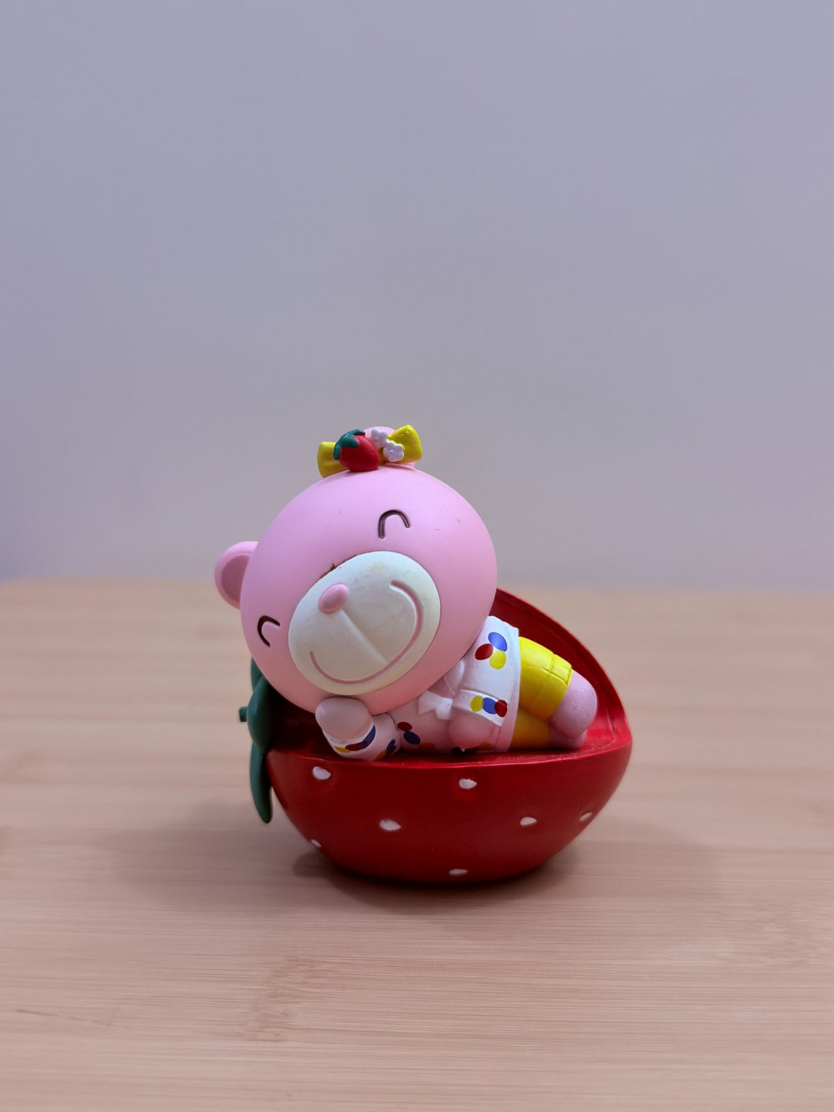 Pink Bear in Strawberry Bowl Mini Figure – Loose - pre-owned collectible